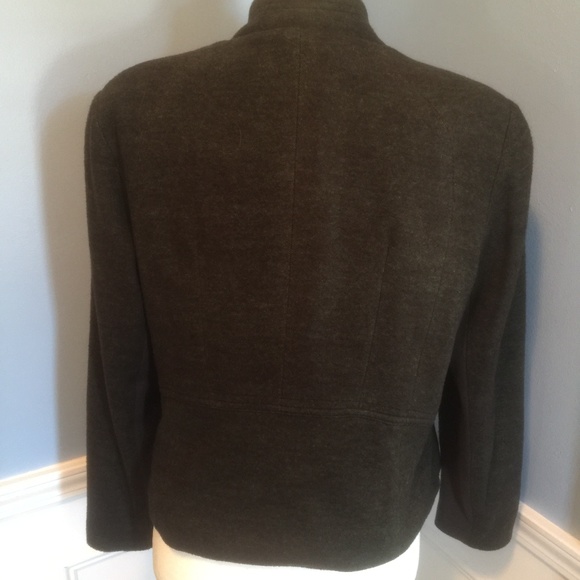 🌼 Asymmetrical zippered blazer 🌼 - Picture 3 of 6